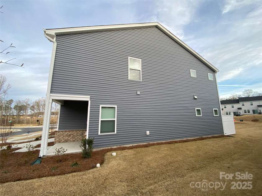 6110 Starview Terrace, Charlotte, NC 28216.  MLS# CAR4331130, YatesRealty ID 1807. 