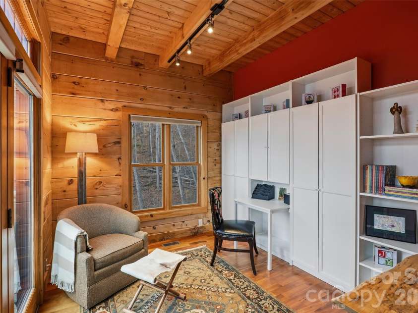 112 Hamburg Mountain Road, Weaverville, NC 28787.  MLS# CAR4336547, YatesRealty ID 18070. 