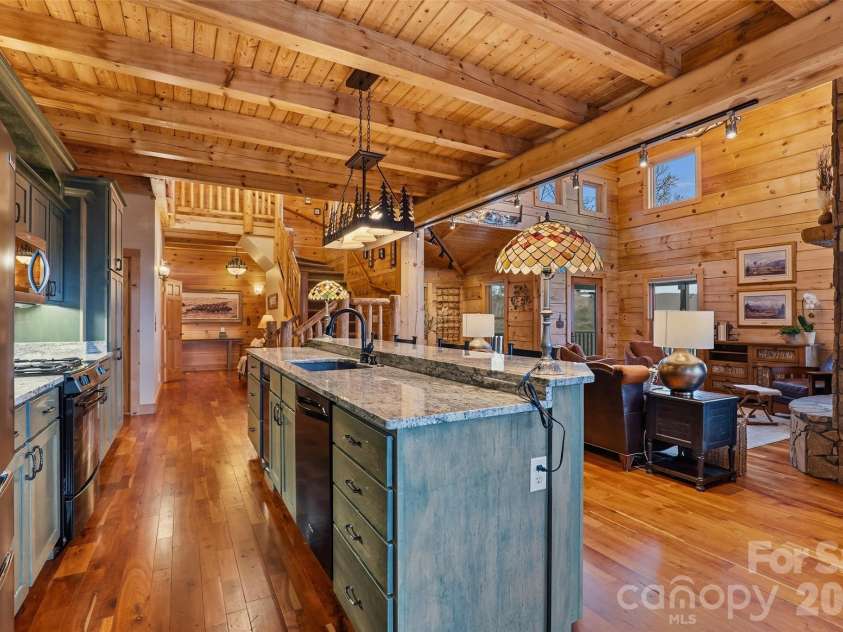 112 Hamburg Mountain Road, Weaverville, NC 28787.  MLS# CAR4336547, YatesRealty ID 18070. 