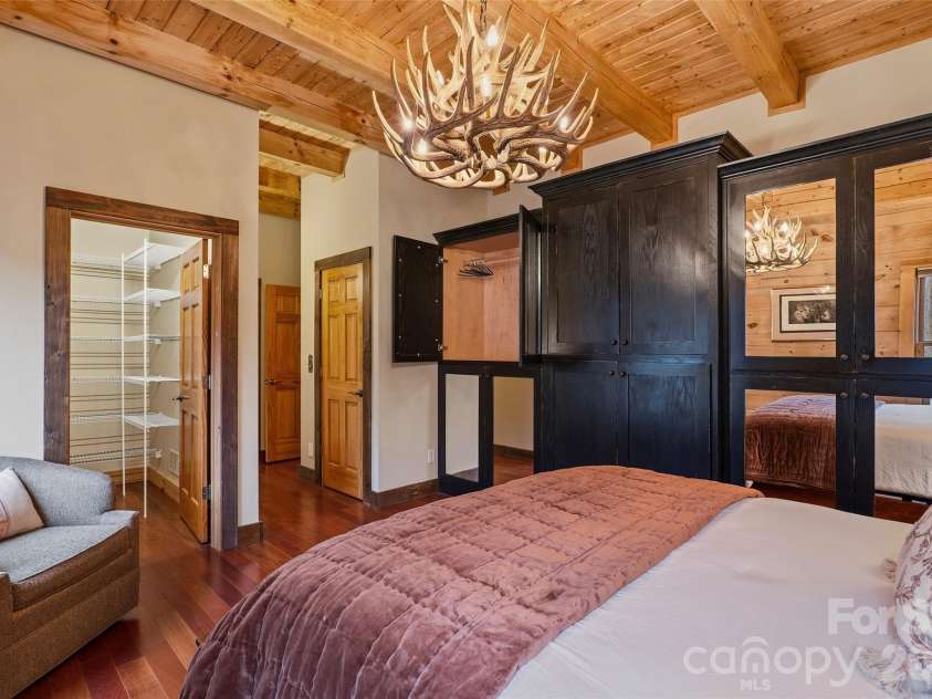 112 Hamburg Mountain Road, Weaverville, NC 28787.  MLS# CAR4336547, YatesRealty ID 18070. 