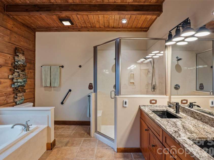 112 Hamburg Mountain Road, Weaverville, NC 28787.  MLS# CAR4336547, YatesRealty ID 18070. 