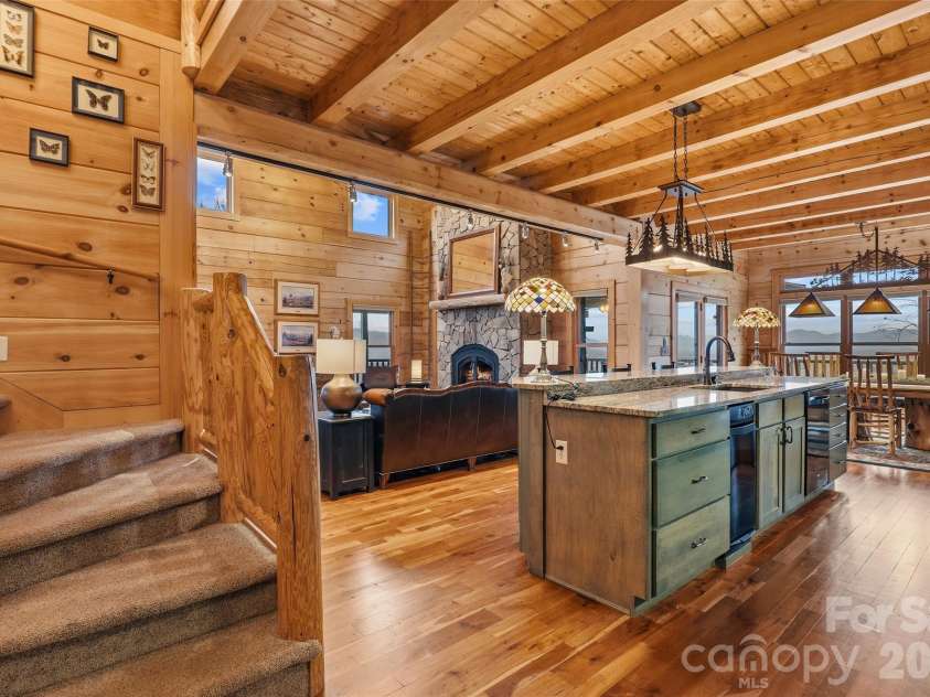 112 Hamburg Mountain Road, Weaverville, NC 28787.  MLS# CAR4336547, YatesRealty ID 18070. 