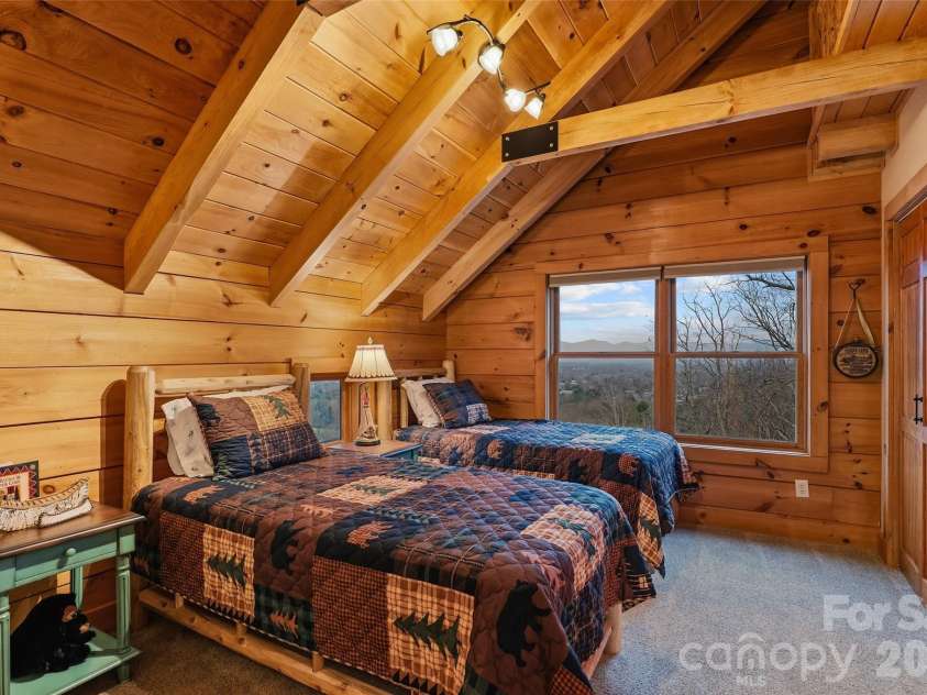 112 Hamburg Mountain Road, Weaverville, NC 28787.  MLS# CAR4336547, YatesRealty ID 18070. 