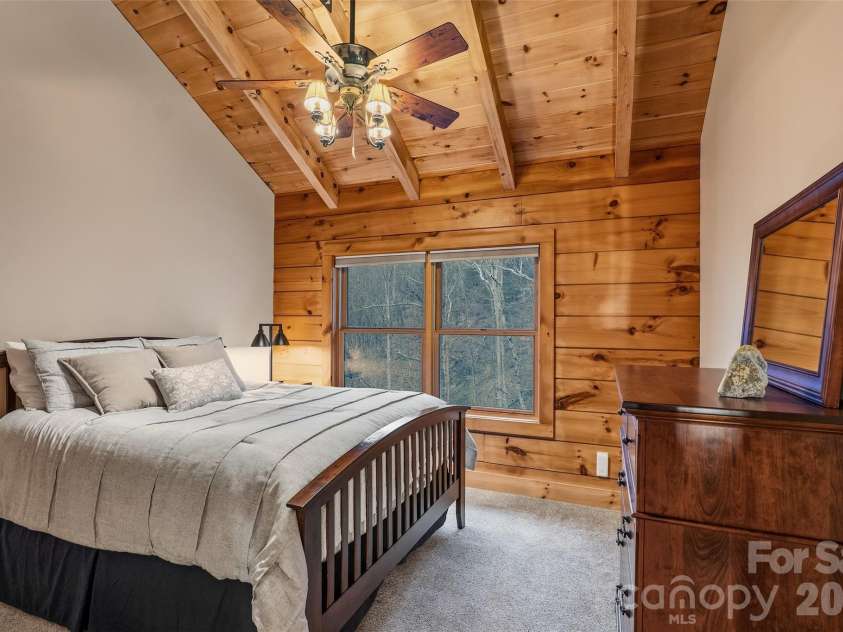 112 Hamburg Mountain Road, Weaverville, NC 28787.  MLS# CAR4336547, YatesRealty ID 18070. 