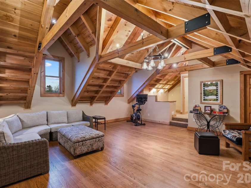 112 Hamburg Mountain Road, Weaverville, NC 28787.  MLS# CAR4336547, YatesRealty ID 18070. 