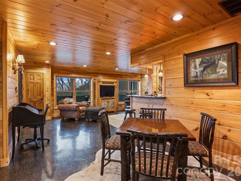 112 Hamburg Mountain Road, Weaverville, NC 28787.  MLS# CAR4336547, YatesRealty ID 18070. 