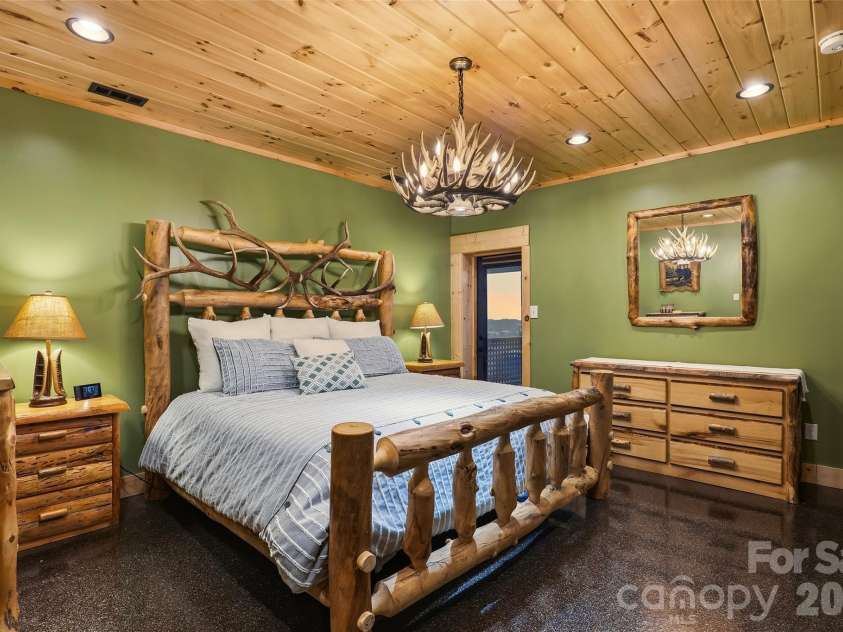 112 Hamburg Mountain Road, Weaverville, NC 28787.  MLS# CAR4336547, YatesRealty ID 18070. 