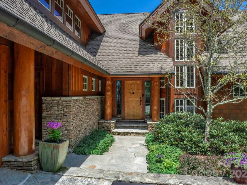 610 Rocky Parkway, Banner Elk, NC 28604.  MLS# CAR4266587, YatesRealty ID 18070. 