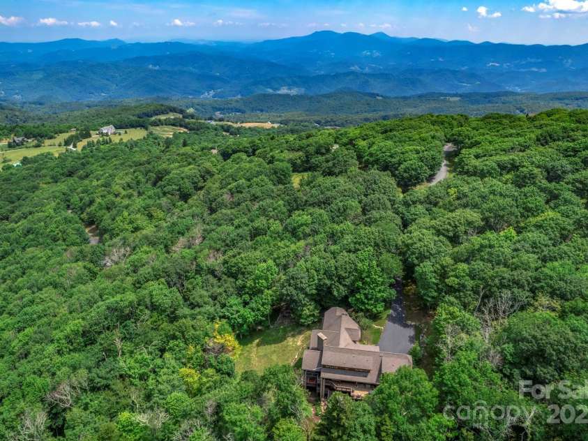 610 Rocky Parkway, Banner Elk, NC 28604.  MLS# CAR4266587, YatesRealty ID 18070. 