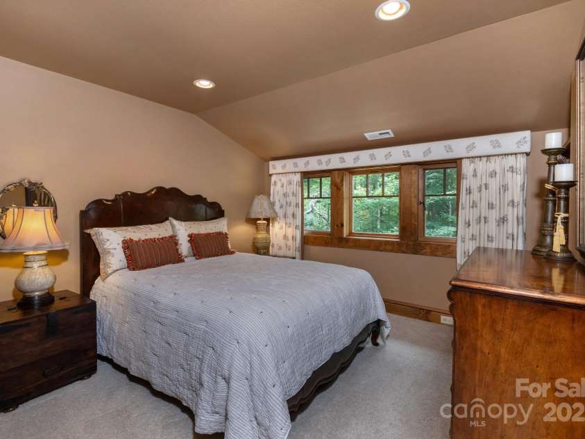 610 Rocky Parkway, Banner Elk, NC 28604.  MLS# CAR4266587, YatesRealty ID 18070. Bedroom Upper