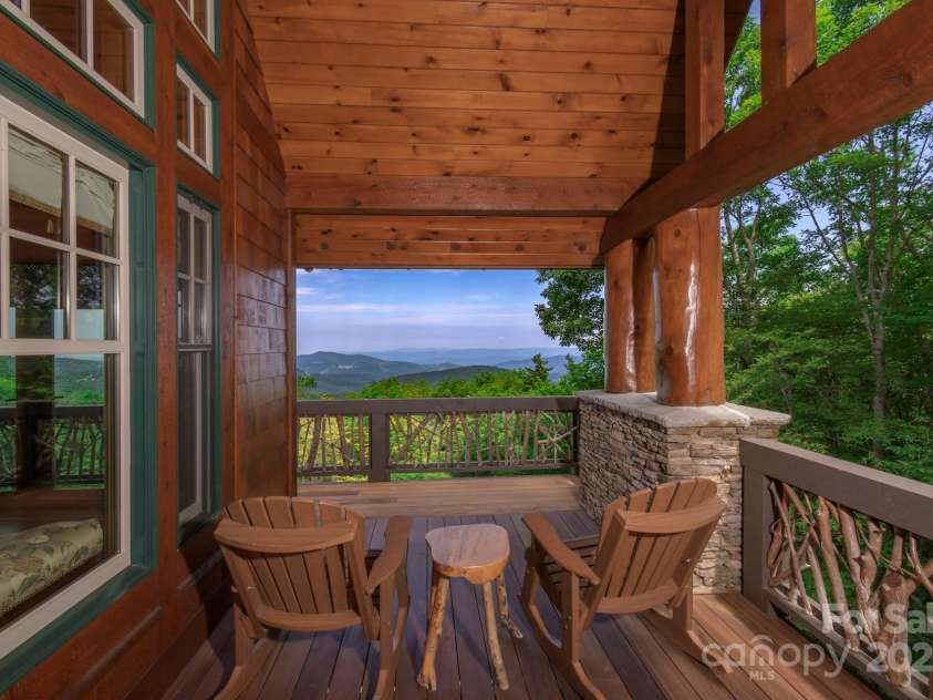 610 Rocky Parkway, Banner Elk, NC 28604.  MLS# CAR4266587, YatesRealty ID 18070. Cozy, Private covered deck off Primary Bedroom