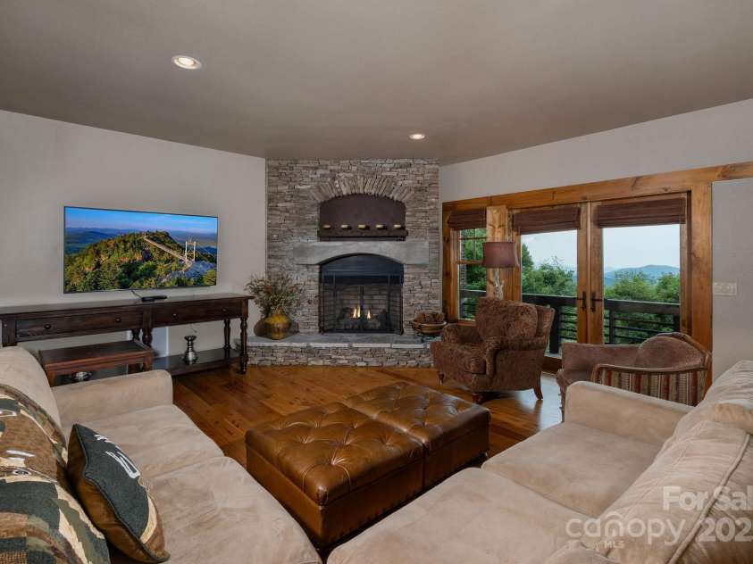 610 Rocky Parkway, Banner Elk, NC 28604.  MLS# CAR4266587, YatesRealty ID 18070. Family Basement