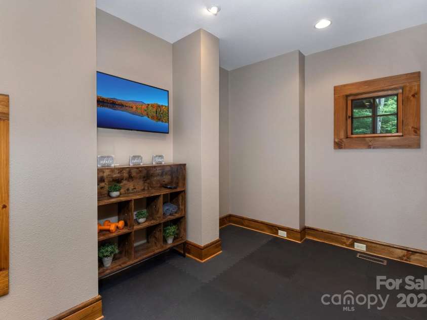 610 Rocky Parkway, Banner Elk, NC 28604.  MLS# CAR4266587, YatesRealty ID 18070. Fitness Room