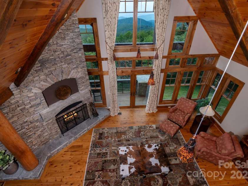 610 Rocky Parkway, Banner Elk, NC 28604.  MLS# CAR4266587, YatesRealty ID 18070. Living Room