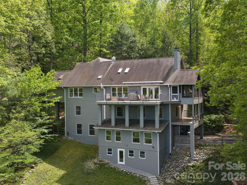 126 Stonebridge Drive, Hendersonville, NC 28739.  MLS# CAR4374699, YatesRealty ID 18072. 