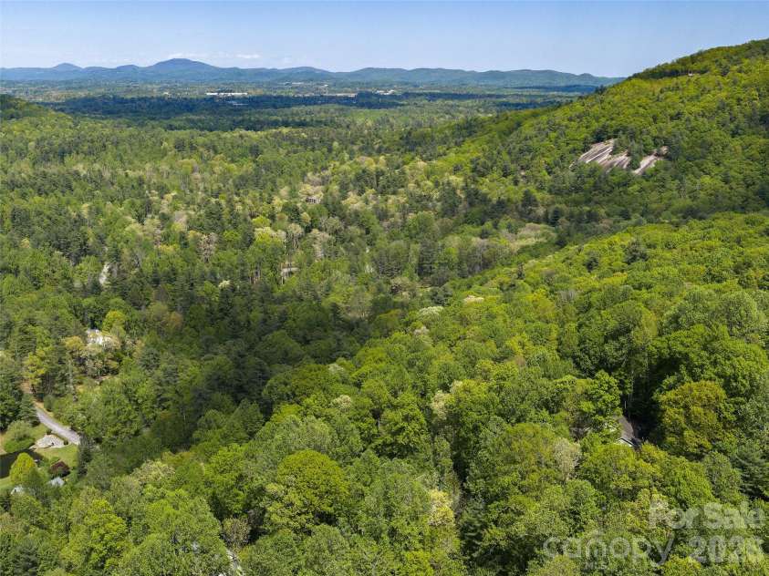 126 Stonebridge Drive, Hendersonville, NC 28739.  MLS# CAR4374699, YatesRealty ID 18072. 