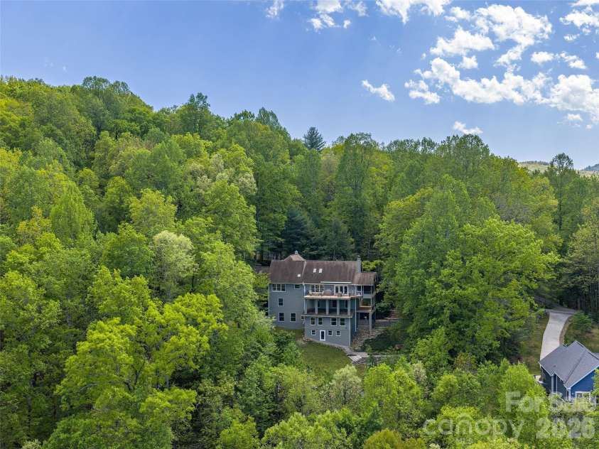 126 Stonebridge Drive, Hendersonville, NC 28739.  MLS# CAR4374699, YatesRealty ID 18072. 