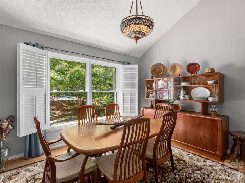 126 Stonebridge Drive, Hendersonville, NC 28739.  MLS# CAR4374699, YatesRealty ID 18072. Dining Room