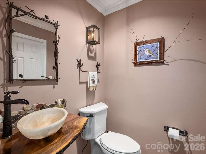 126 Stonebridge Drive, Hendersonville, NC 28739.  MLS# CAR4374699, YatesRealty ID 18072. Guest Half Bath