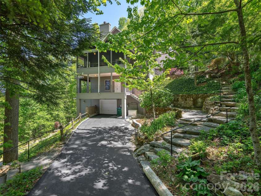 126 Stonebridge Drive, Hendersonville, NC 28739.  MLS# CAR4374699, YatesRealty ID 18072. Third Garage Entrance