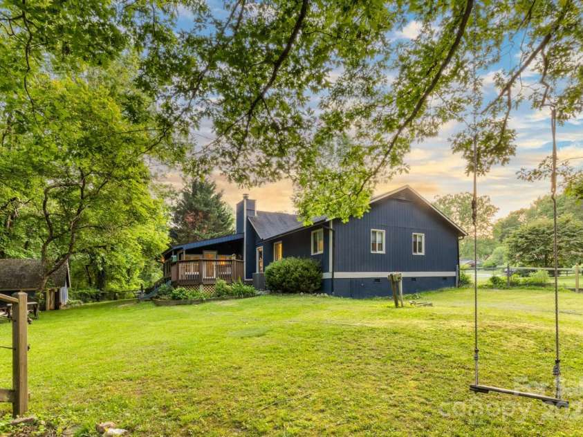 8 Briarwood Lane, Fletcher, NC 28732.  MLS# CAR4267213, YatesRealty ID 18072. 