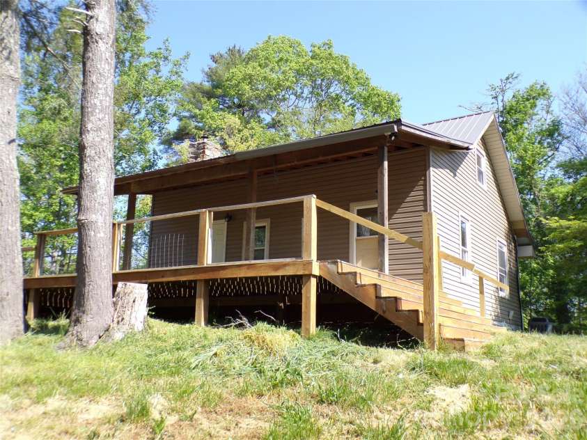 202 Honor Lane, Hendersonville, NC 28792.  MLS# CAR4345433, YatesRealty ID 18074. Front side view