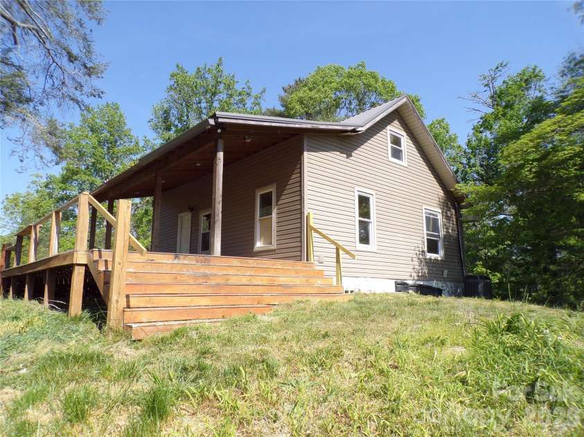 202 Honor Lane, Hendersonville, NC 28792.  MLS# CAR4345433, YatesRealty ID 18074. Right side view