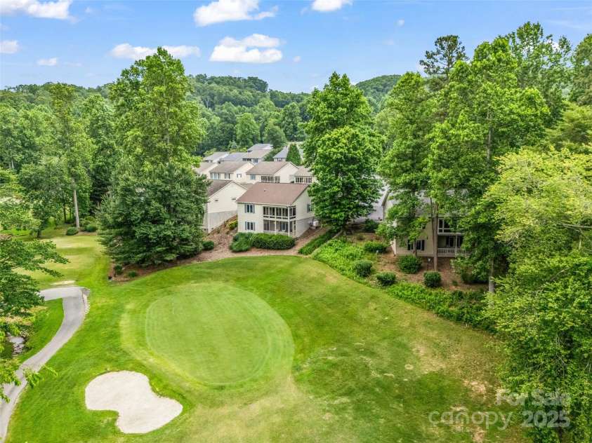 11 Wedge Court, Hendersonville, NC 28739.  MLS# CAR4260142, YatesRealty ID 18075. 