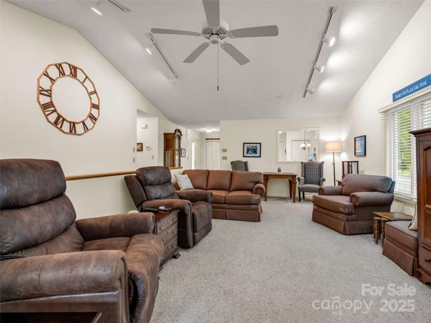 11 Wedge Court, Hendersonville, NC 28739.  MLS# CAR4260142, YatesRealty ID 18075. Tons of Space