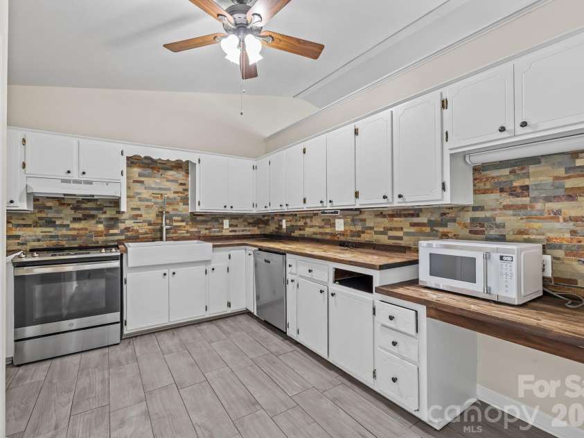 3545 Heather Lane, Gastonia, NC 28056.  MLS# CAR4353984, YatesRealty ID 18076. 