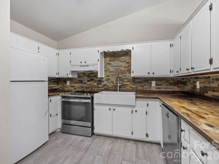 3545 Heather Lane, Gastonia, NC 28056.  MLS# CAR4353984, YatesRealty ID 18076. 