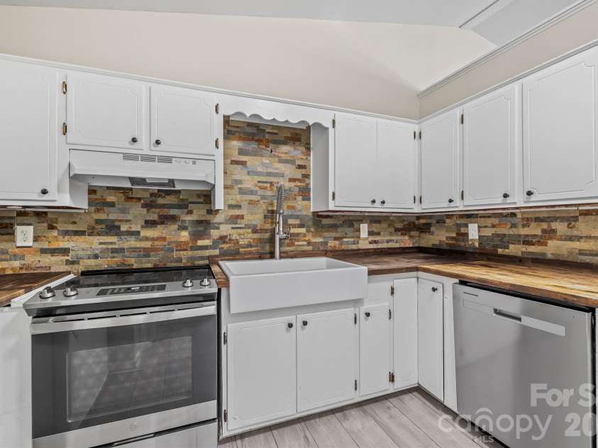 3545 Heather Lane, Gastonia, NC 28056.  MLS# CAR4353984, YatesRealty ID 18076. 