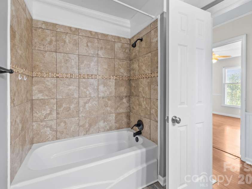 3545 Heather Lane, Gastonia, NC 28056.  MLS# CAR4353984, YatesRealty ID 18076. 
