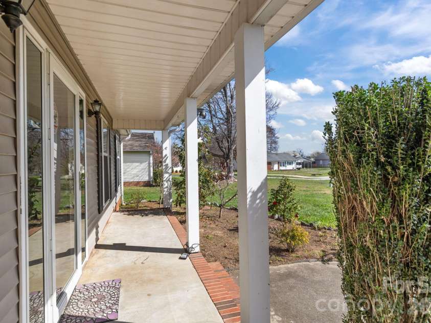 3545 Heather Lane, Gastonia, NC 28056.  MLS# CAR4353984, YatesRealty ID 18076. 
