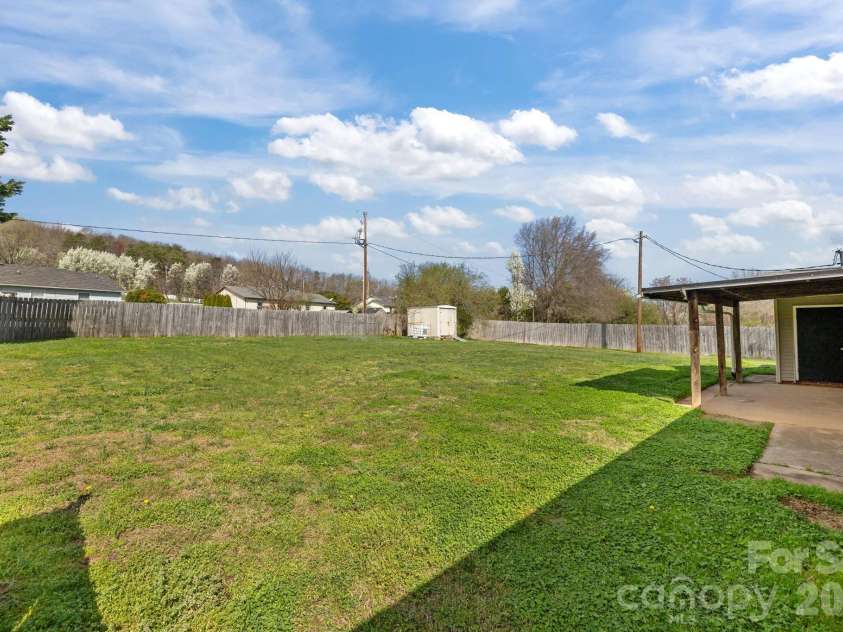 3545 Heather Lane, Gastonia, NC 28056.  MLS# CAR4353984, YatesRealty ID 18076. 