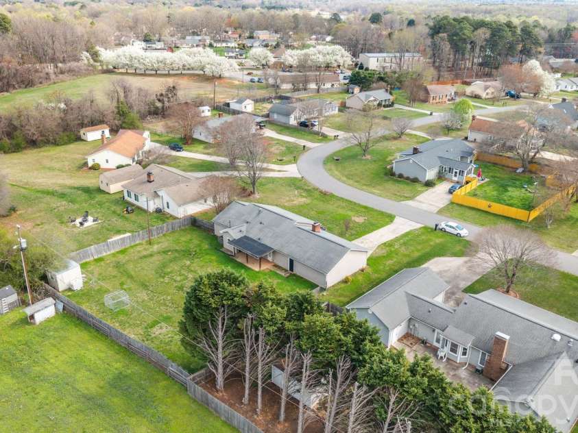 3545 Heather Lane, Gastonia, NC 28056.  MLS# CAR4353984, YatesRealty ID 18076. 