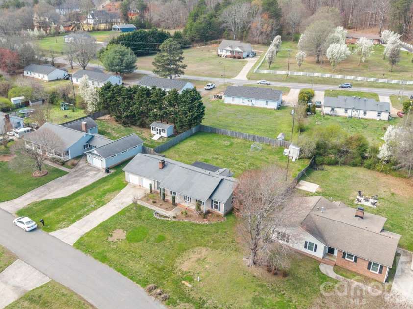 3545 Heather Lane, Gastonia, NC 28056.  MLS# CAR4353984, YatesRealty ID 18076. 
