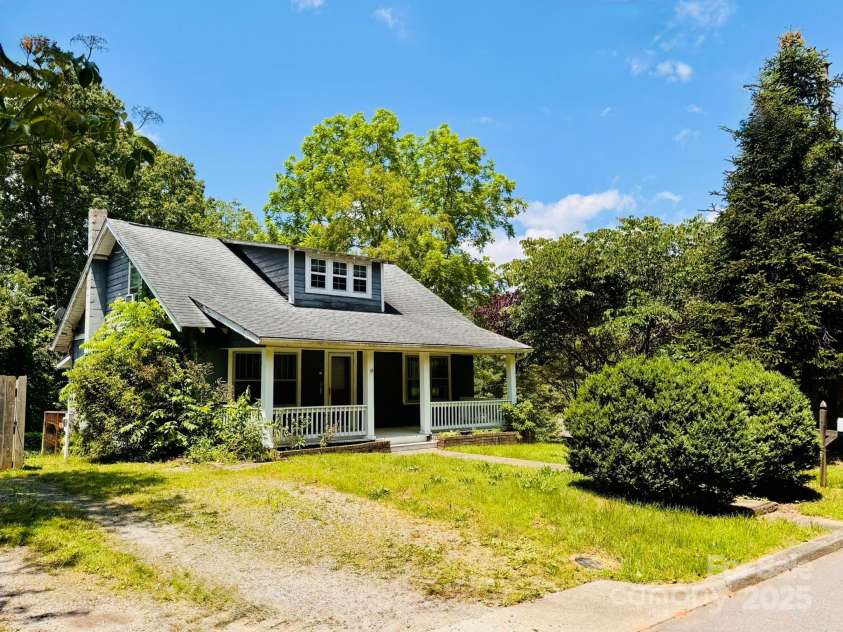 602 Brookshire Street, Asheville, NC 28803.  MLS# CAR4268419, YatesRealty ID 18077. 