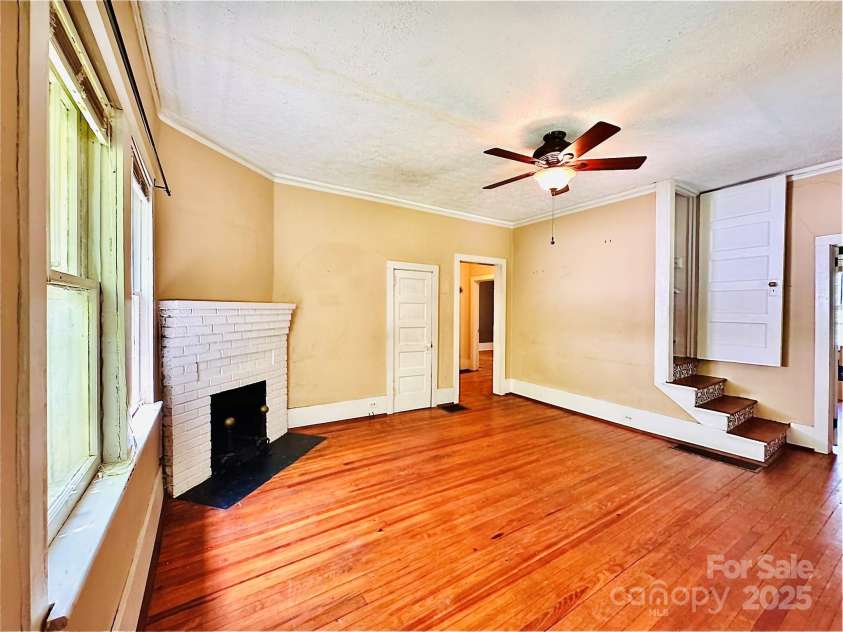 602 Brookshire Street, Asheville, NC 28803.  MLS# CAR4268419, YatesRealty ID 18077. 