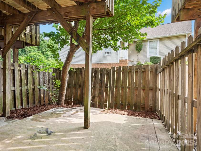 1231 Maple Shade Lane, Charlotte, NC 28270.  MLS# CAR4267054, YatesRealty ID 18078. 