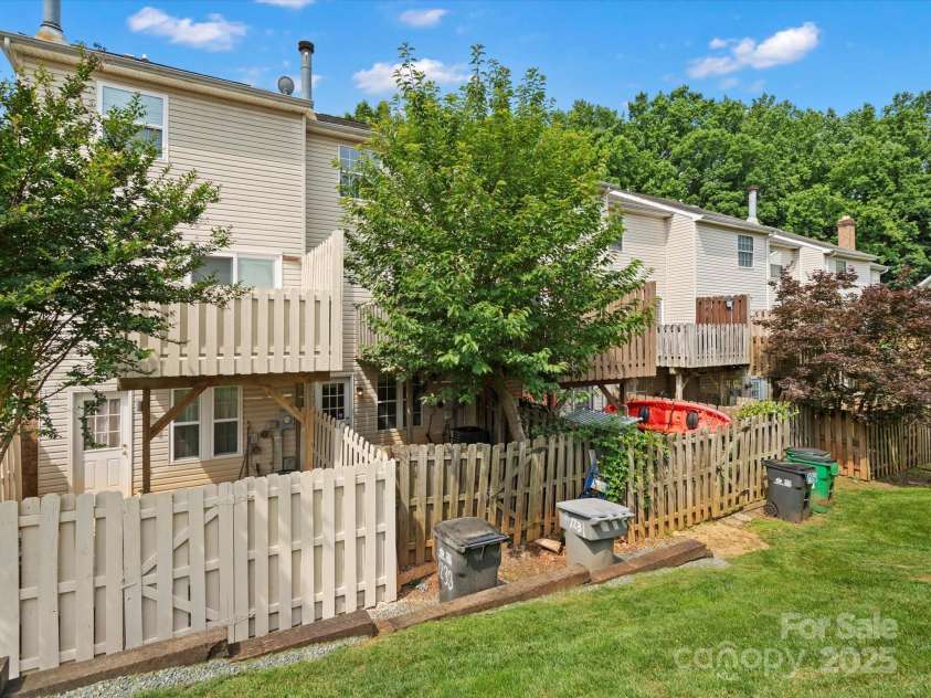 1231 Maple Shade Lane, Charlotte, NC 28270.  MLS# CAR4267054, YatesRealty ID 18078. 