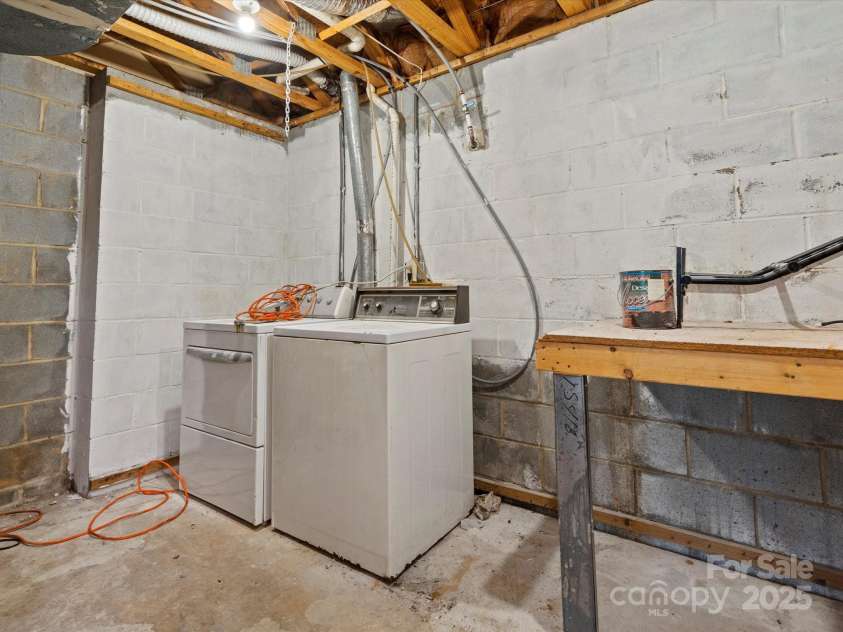 1231 Maple Shade Lane, Charlotte, NC 28270.  MLS# CAR4267054, YatesRealty ID 18078. 