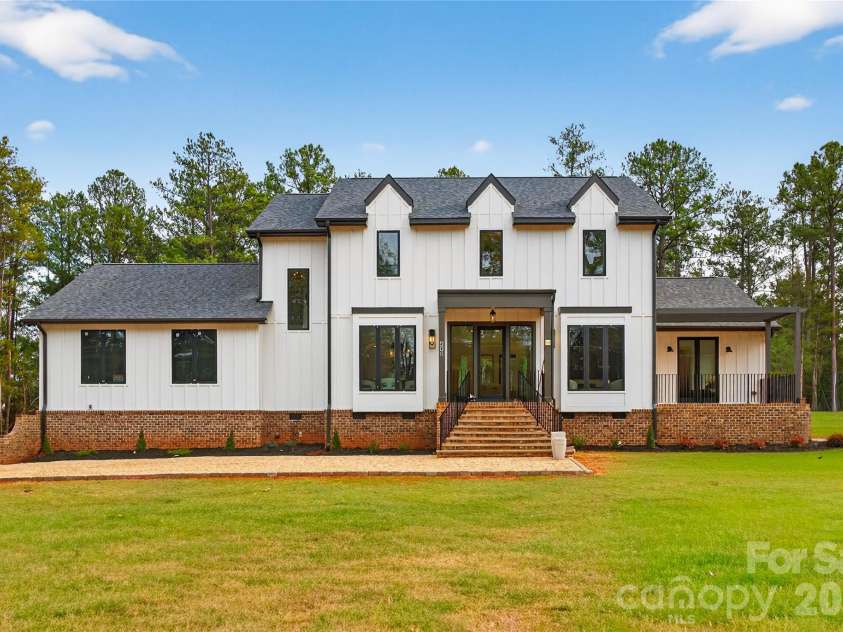 449 North Corner Road, Lancaster, SC 29720.  MLS# CAR4334854, YatesRealty ID 18078. 