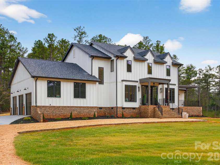 449 North Corner Road, Lancaster, SC 29720.  MLS# CAR4334854, YatesRealty ID 18078. 