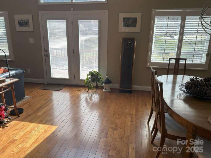 1220 20th Avenue Avenue, Hickory, NC 28601.  MLS# CAR4227872, YatesRealty ID 1808. 