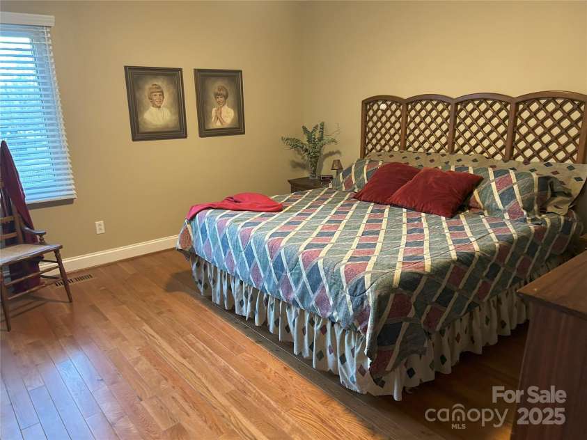 1220 20th Avenue Avenue, Hickory, NC 28601.  MLS# CAR4227872, YatesRealty ID 1808. 