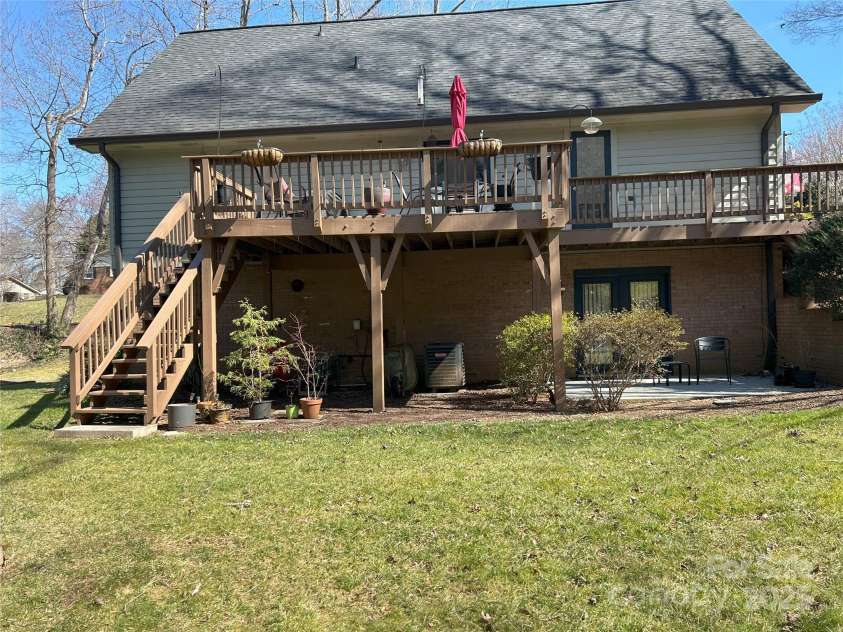 1220 20th Avenue Avenue, Hickory, NC 28601.  MLS# CAR4227872, YatesRealty ID 1808. Side view