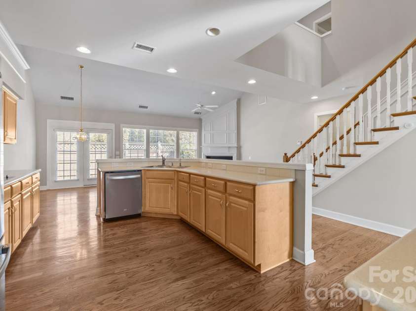 412 Eberle Way, Matthews, NC 28105.  MLS# CAR4363887, YatesRealty ID 18080. 
