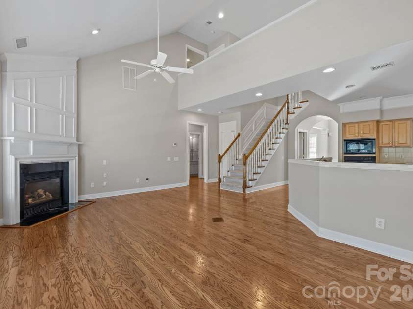 412 Eberle Way, Matthews, NC 28105.  MLS# CAR4363887, YatesRealty ID 18080. 