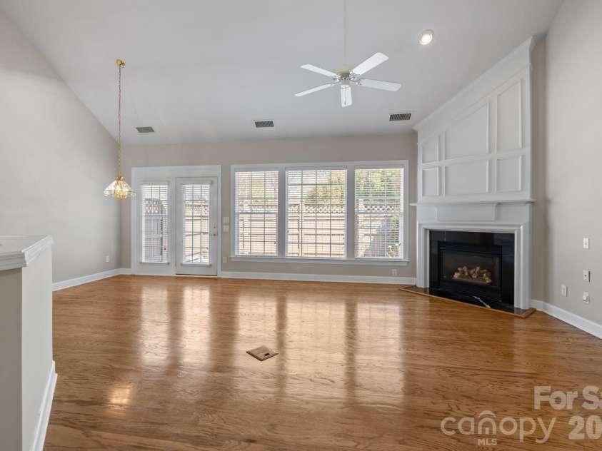 412 Eberle Way, Matthews, NC 28105.  MLS# CAR4363887, YatesRealty ID 18080. 